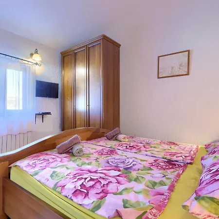 Jadranka - Rca554 By Interhome Muntic